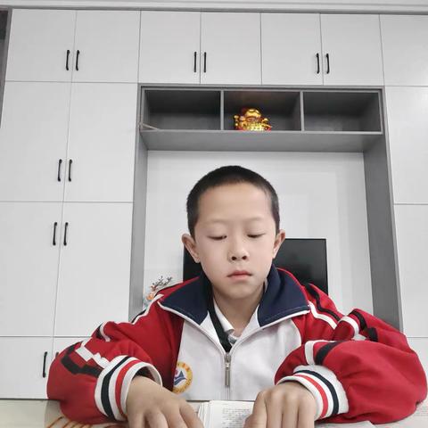 所谓自律就是去对抗那些廉价的快乐