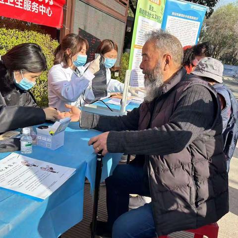 卓诚物业携手钻石半岛社区开展义诊活动