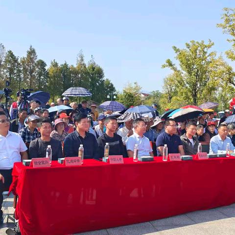 天柱爱心协会：重阳送暖，敬老情长