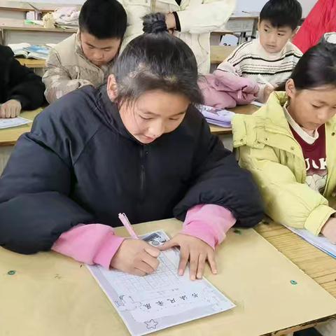 指尖生花，童心绽放——崔庄镇中心小学社团活动精彩瞬间集锦