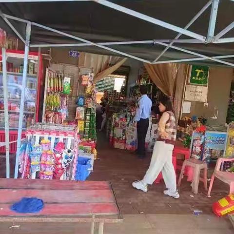 守护临高“春节蓝”大行动-----临高县综合行政执法局劳应大队持续开展春节期间非法储存销售烟花爆竹专项行动