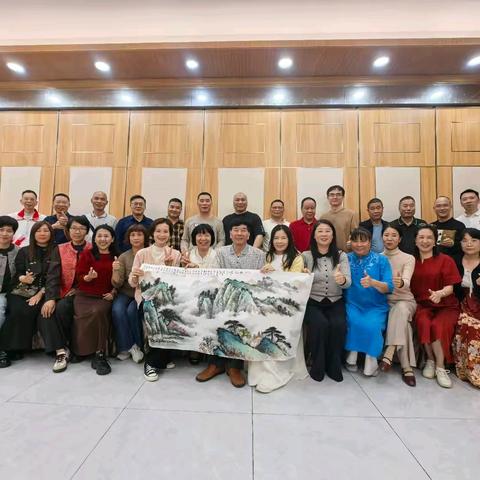 烟云山水研究会年会“以画会友”艺术交流活动 《以画会友》 春风三月柳含烟， 彩笔轻描映笑妍。 花影盈窗香入墨， 云光落纸韵成篇。 群芳共绘心中景， 雅趣同吟座上缘。 今日佳期添锦绣， 丹青作伴乐无边。