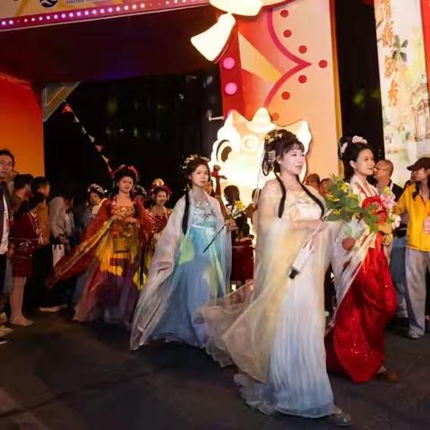 🌹五一北区汉服社&大良诗词花朝节🌹 愿花香阵阵，唤醒心中永恒向往。 愿衣袂飘飘，传递华夏礼乐风华。