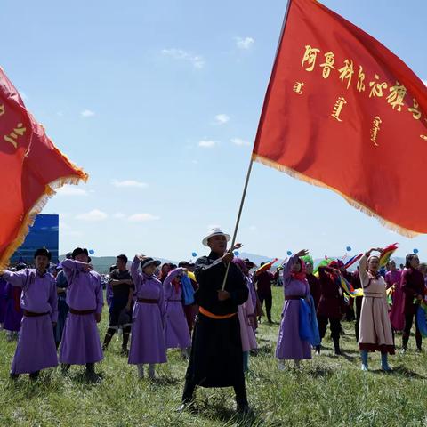 阿鲁科尔沁旗乌兰牧骑参加赤峰市首届乌兰牧骑艺术展演暨巴林右旗第二十四届那达慕大会