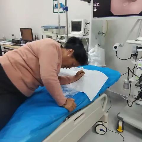 请各位专家、教授、老师们关注一下无痛胃肠镜检查，提高患者就诊舒适感，不胜感激！