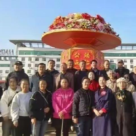 五原县社区诗词书画社——重阳节地书书写活动