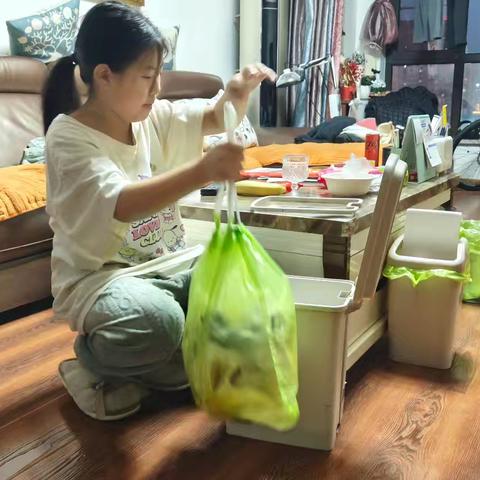 蛇勤四体 奋斗不止