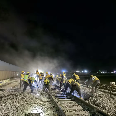 凝心聚力强设备 攻坚克难保畅通——打赢客货运输增运增收攻坚战，坚决完成客货运输增运增收目标任务