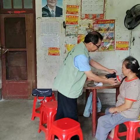 开展“入户走访精神病患者，慰问关怀暖人心”志愿服务活动。