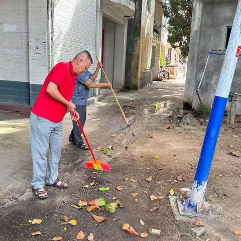 林新村开展“翻盆倒罐 清积水”防蚊灭蚊大扫除活动