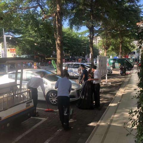 林新村组织开展人居环境大扫除活动。