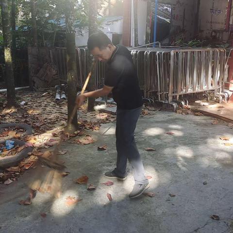 林新村组织开展人居环境大扫除活动