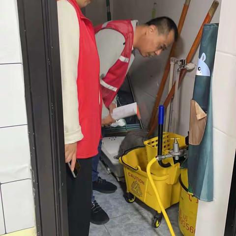 孟轲乡盘锦社区开展“中秋、国庆”安全大排查