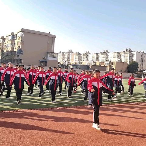 “六声”和鸣“五育”融合之“阳光运动健体魄，广播体操亮风姿”——滕州市龙泉实验学校广播体操比赛