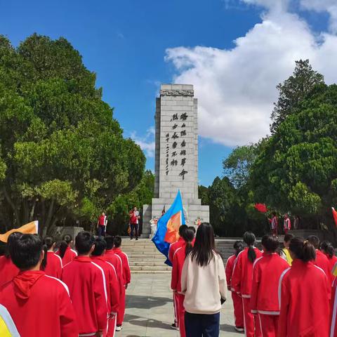 参观红色基地，传承红色基因