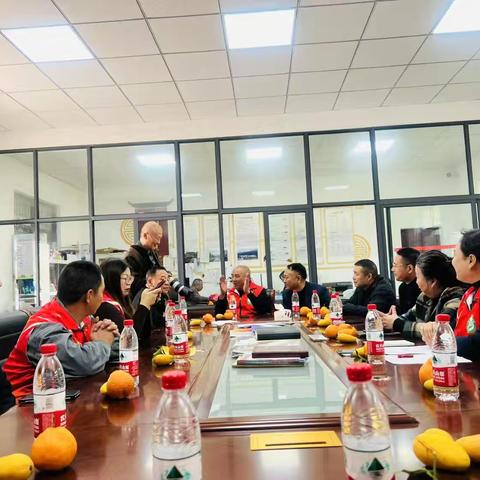 汇聚爱心，共筑希望之路