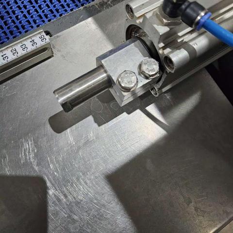 10号裹包机5.10周保养