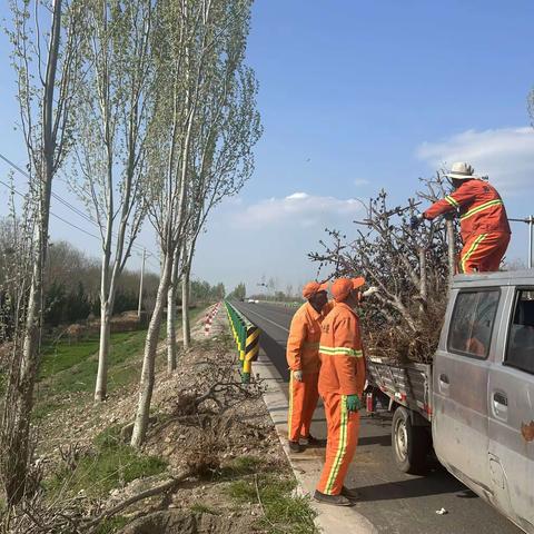 任泽区公路站认真进行路域环境治理