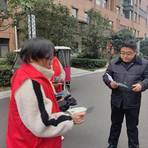 东城区分类办“垃圾分类撤桶并点”宣传活动