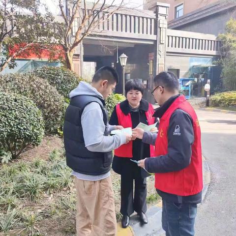 东城区垃圾分类办联合天宝办事处及新天下社区开展垃圾分类宣传活动