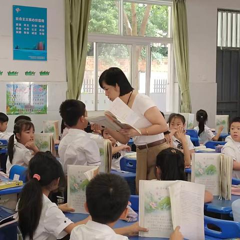 “推门课上展风采，听课评课促成长”——柳州市鹅山路小学教育集团西堤校区“推门课”活动