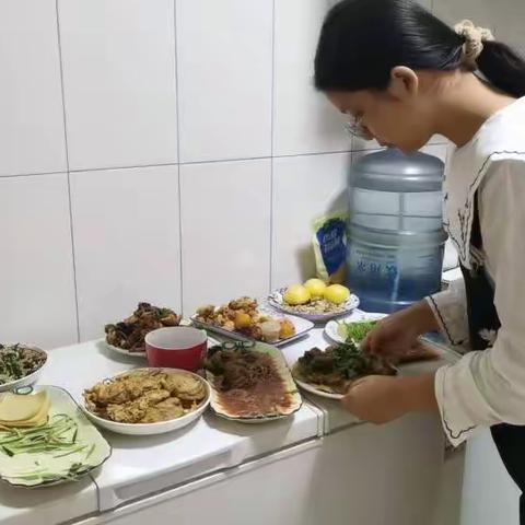 龙口市实验中学“月满华诞，情满中秋”劳动教育实践活动