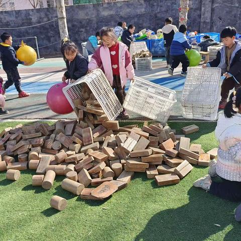 我们是小狗——姜店镇中心幼儿园大一班建构区观察记录