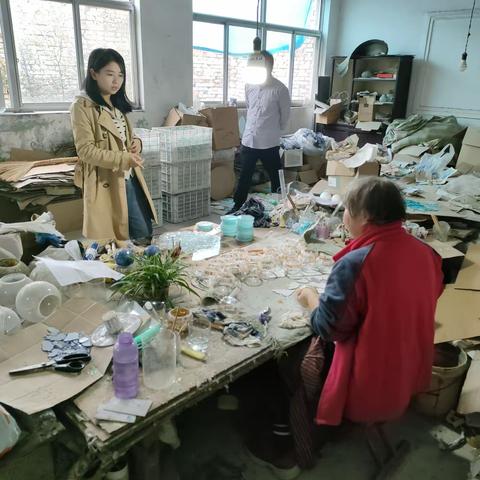苗山镇应急办到企业检查安全生产