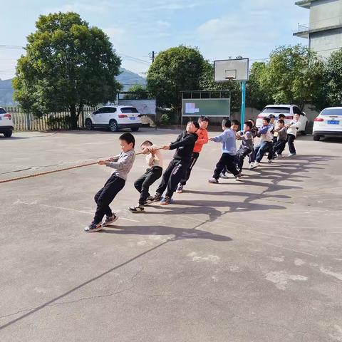 “拔河比赛展风采，凝心聚力向未来”———王家店小学拔河比赛