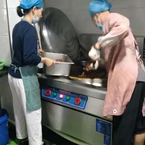 8月27日星期日，让我们怀着感恩的心走进雨花家园