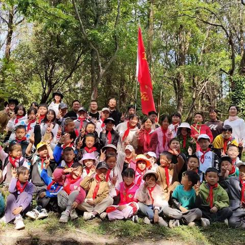 人间四月芳菲景         不负春光“趣”春游——彭屯小学春游踏青活动