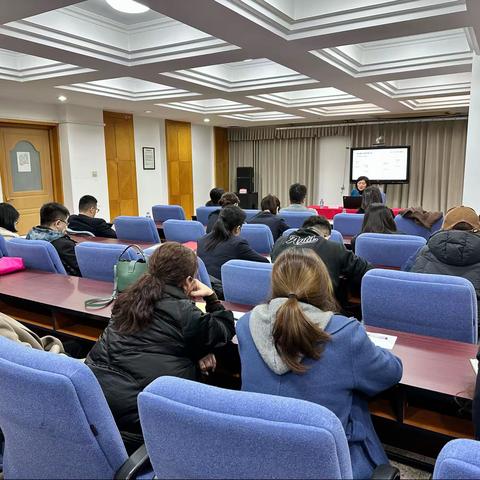 二七广场支行做好对公客户到店识别 扎实推进网点运营改革