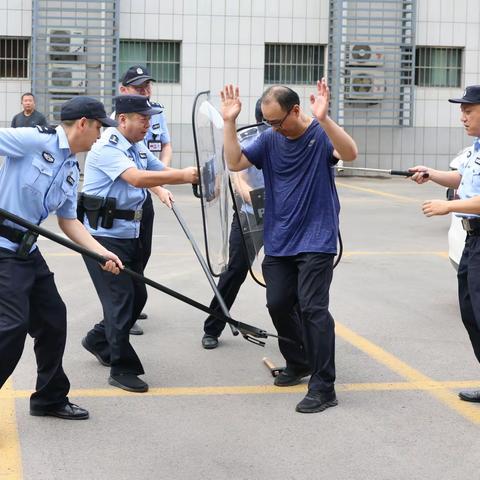 以练为战砺精兵 淬火锻剑铸铁军——市中分局组织开展最小作战单元实战训练培训班