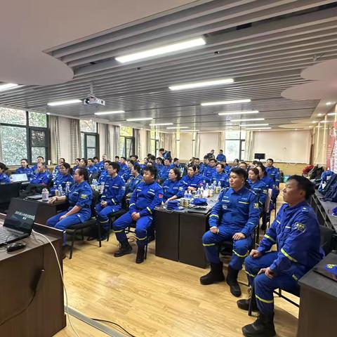 紫荆路街道政通社区“平安清明·生命守护”社区应急救援培训