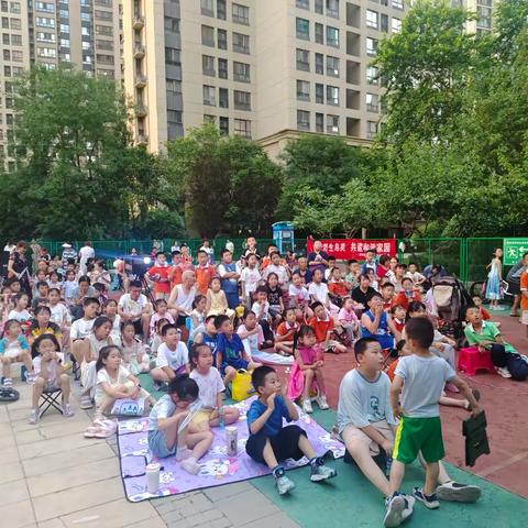 华洲城云天社区开展“社区陪我过暑假”之公益电影进社区活动 ‍ ‍