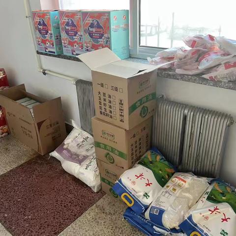 携手共进，福利暖心—双鞍集团化工公司分发残疾职工副食活动