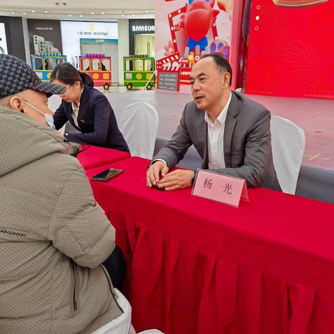 万达社区党委：党建引领共建“基层治理合伙人”开展便民普法咨询主题党建联建活动