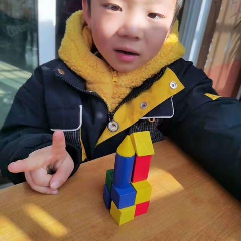 【张洪敏】一1班孝德作业:拼图游戏
