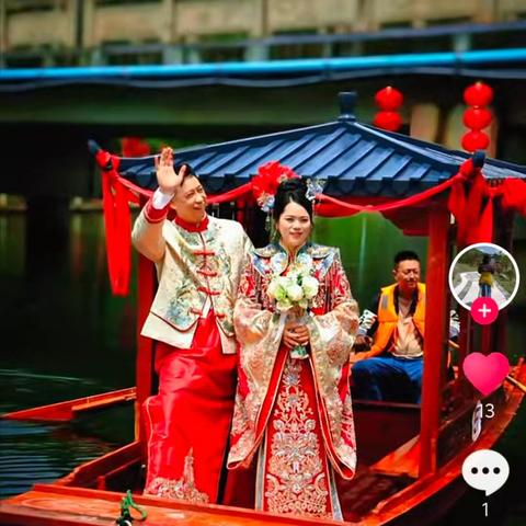 一潭清水绕村流，高低错落画中游。清幽之境，湖溪清潭。蟠龙潭水上世界欢迎您。