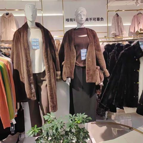 考察要求 目标店换季节奏 风格系列化运作 节假日备货思路 对标目标店柜组定位品牌组合，风格组合，品类组合，价格结构