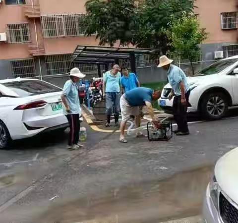 大雨无情人有情-湖南北社区物业霍银山