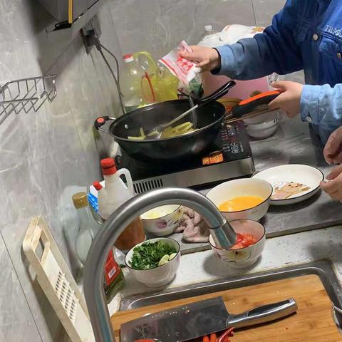 和小姐妹日常做饭