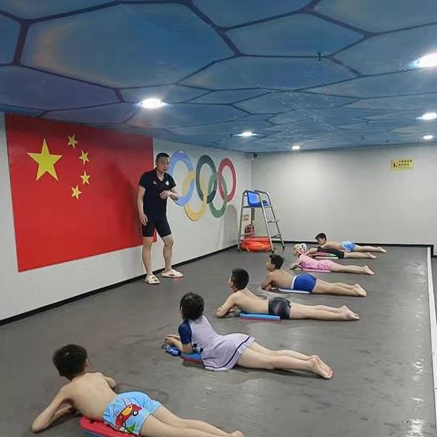 聊城市东关少年游泳训练班招生啦！