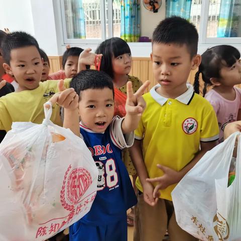 “旧物有爱，温暖常在”——东凤同德幼儿园旧物回收献爱心活动