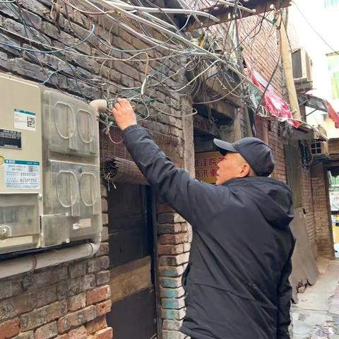 新东家·志愿同行|| 暖心护航守平安 精准排查筑防线