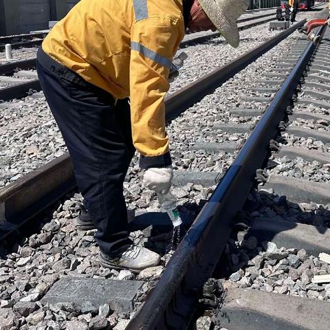 望布无缝化施工开始打响