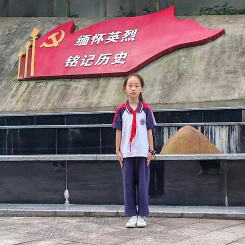 参观烈士纪念馆