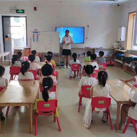 爱豆豆幼儿园中二班8月8日星期二一日碎片