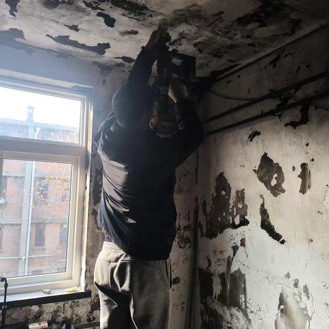 老有所“安”！建章路社区为独居老人安装烟感报警器