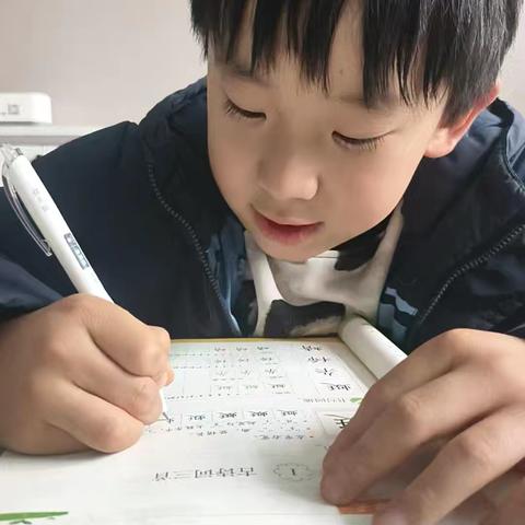 四(5)班程天佑的寒假生活